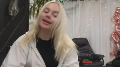 margot_robbie7 online show from 14, 2, 2025