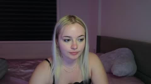 margot_robbie7 online show from 22, 9, 2025