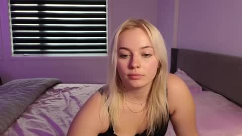 margot_robbie7 online show from 27, 9, 2025