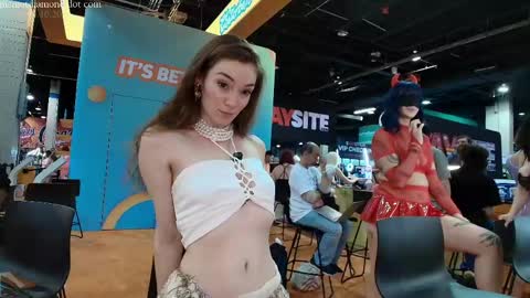 Snapshot of margotdiamond chatting on 12, 4, 2026 online show from 12, 4, 2026