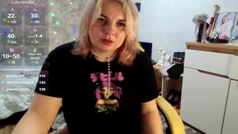 Snapshot of mari_77777 chatting on 4, 2, 2025 Mari online show from 4, 2, 2025