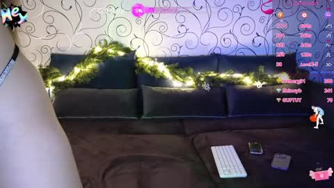 Snapshot of mari_pussik chatting on 20, 12, 2024 MARI online show from 20, 12, 2024