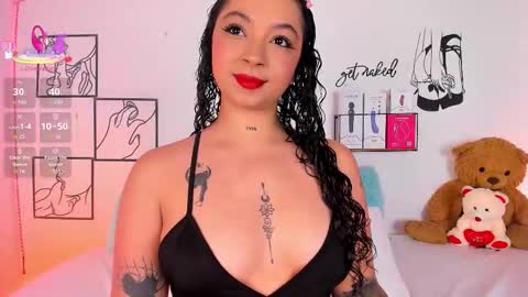 Mari Sweett  online show from 19, 9, 2025