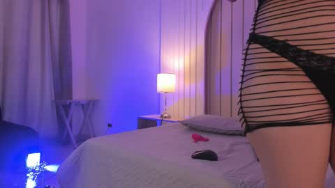 Snapshot of maria_gil chatting on 17, 12, 2025 Maria online show from 17, 12, 2025