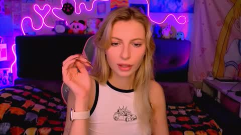 Snapshot of maria_hunt chatting on 8, 10, 2025 Maria online show from 8, 10, 2025