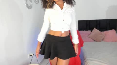 Snapshot of maria_julyana chatting on 12, 3, 2025 V A N E S S A  online show from 12, 3, 2025