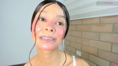 Snapshot of maria_sofii chatting on 25, 12, 2024 S O F I A model independent online show from 25, 12, 2024