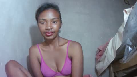 Snapshot of mariah586 chatting on 17, 10, 2025 Maria online show from 17, 10, 2025