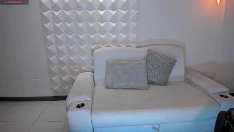 MARIA HERRERA  online show from 7, 3, 2026