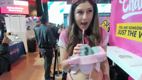 Pinkkitty online show from 18, 1, 2025