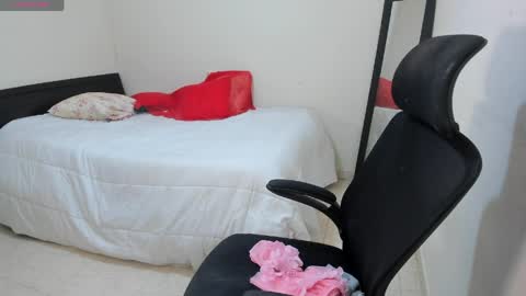 Snapshot of mariamcastillo chatting on 3, 4, 2026 Mariam Castiblanco online show from 3, 4, 2026