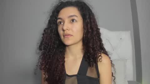 Snapshot of marian_skinny chatting on 4, 1, 2025 Marian online show from 4, 1, 2025
