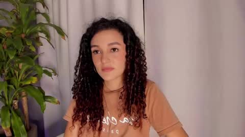 Snapshot of marian_skinny chatting on 25, 1, 2025 Marian online show from 25, 1, 2025