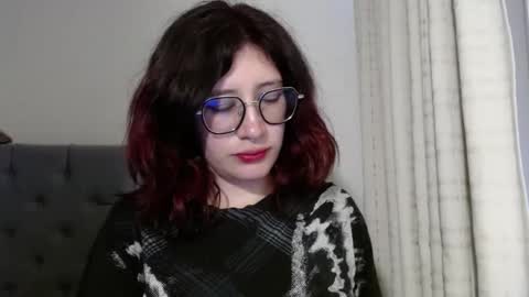 Snapshot of mariana124_ chatting on 2, 1, 2025 Mariana online show from 2, 1, 2025