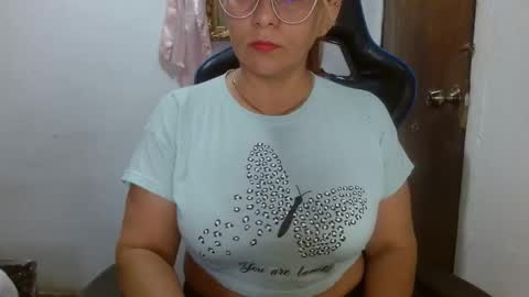 mariana995649 online show from 1, 2, 2025