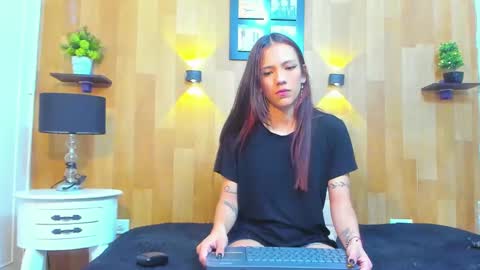 Mariana Angel online show from 6, 12, 2024