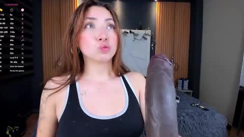 Snapshot of mariana_castro9 chatting on 4, 1, 2025 Mariana Castro online show from 4, 1, 2025