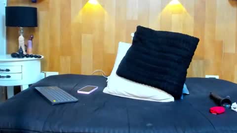 Mariana Angel online show from 20, 1, 2025