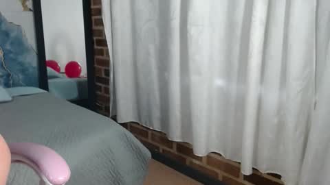 marianasmiith_ online show from 12, 9, 2025