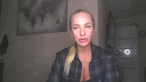 Snapshot of marianna1977 chatting on 18, 6, 2026 marianna1977 online show from 18, 6, 2026