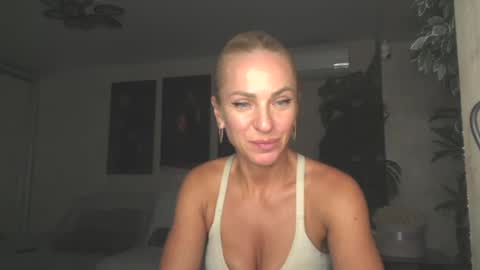 Snapshot of marianna1977 chatting on 14, 7, 2026 marianna1977 online show from 14, 7, 2026