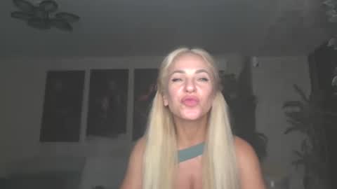 Snapshot of marianna1977 chatting on 22, 7, 2026 marianna1977 online show from 22, 7, 2026