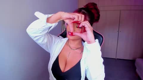 M A R I A N E online show from 10, 11, 2025