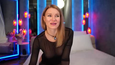 Snapshot of marianova chatting on 10, 11, 2025 Maria online show from 10, 11, 2025