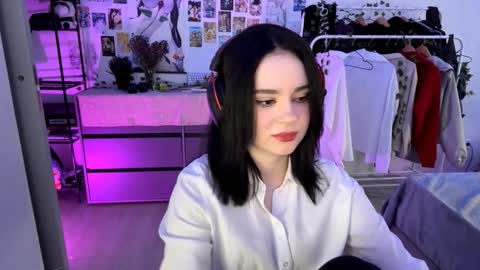 Snapshot of maribethercole chatting on 14, 10, 2025 Emily online show from 14, 10, 2025