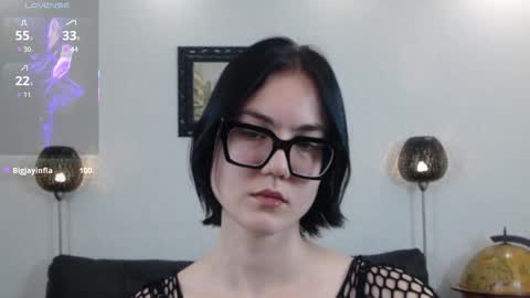 Snapshot of marie_fitch chatting on 25, 11, 2025 Marie Fitch online show from 25, 11, 2025