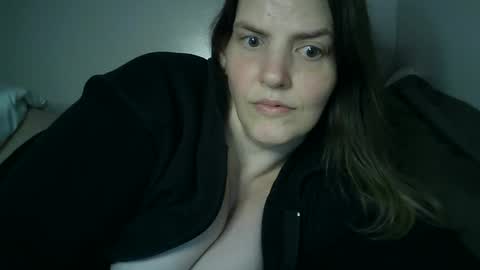 Mariejojo online show from 5, 1, 2025