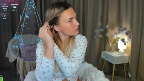 Snapshot of mariel_lie chatting on 1, 10, 2025 Mariel online show from 1, 10, 2025