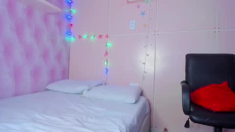 Snapshot of mariemyller chatting on 21, 12, 2024 Marie online show from 21, 12, 2024