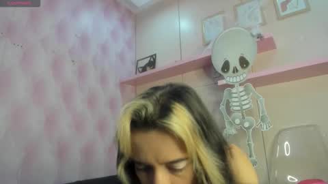 Snapshot of mariemyller chatting on 31, 10, 2025 Marie online show from 31, 10, 2025