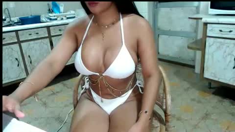Snapshot of marihot8138 chatting on 30, 9, 2025 Mari Torrealba online show from 30, 9, 2025