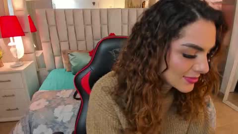 mariiahneedles online show from 11, 10, 2025