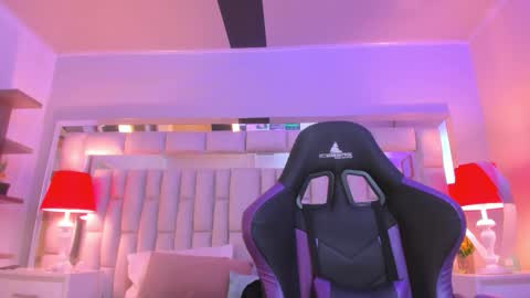 Snapshot of mariiahneedles chatting on 7, 3, 2026 mariiahneedles online show from 7, 3, 2026