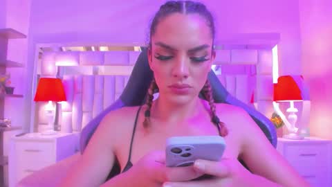 Snapshot of mariiahneedles chatting on 8, 3, 2026 mariiahneedles online show from 8, 3, 2026