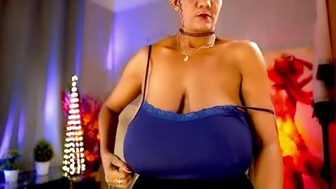 Nikita - Scroll down and read my bio please. New Pictures in Bio online show from 13, 5, 2026