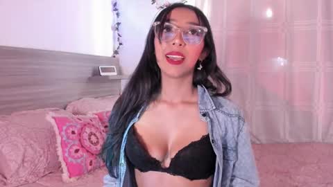 Snapshot of marijaneh chatting on 3, 12, 2025 Luna Dulk online show from 3, 12, 2025