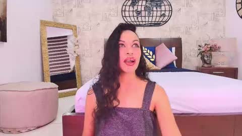 MARIYLN BLAKE  online show from 14, 11, 2025