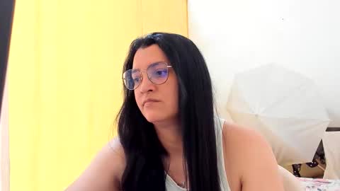 Snapshot of marilyn_garcia chatting on 22, 5, 2026 MARILYN SEXY online show from 22, 5, 2026