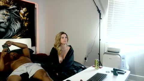 Snapshot of marilynmidas chatting on 8, 7, 2026 marilynmidas online show from 8, 7, 2026