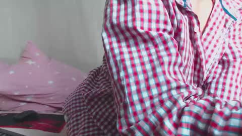 Snapshot of marina1995d chatting on 12, 1, 2025 FOREVER YOURS online show from 12, 1, 2025