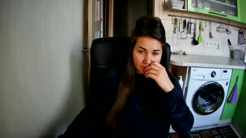 Snapshot of marinettaqhot chatting on 5, 1, 2025 MarinettaQhot online show from 5, 1, 2025