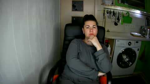Snapshot of marinettaqhot chatting on 1, 2, 2025 MarinettaQhot online show from 1, 2, 2025