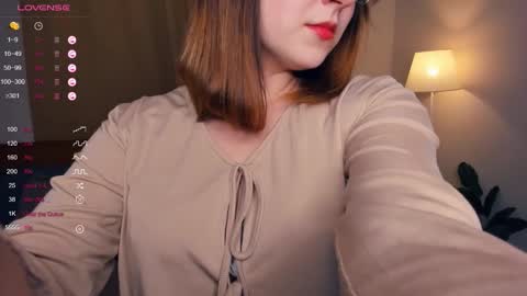 Alivia. online show from 14, 10, 2025