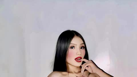 IM YOUR BABE GIRL LYCA online show from 18, 6, 2026