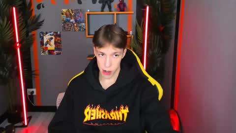 Snapshot of mark_branston chatting on 12, 10, 2025 Mark online show from 12, 10, 2025