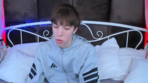 Mark online show from 5, 2, 2026